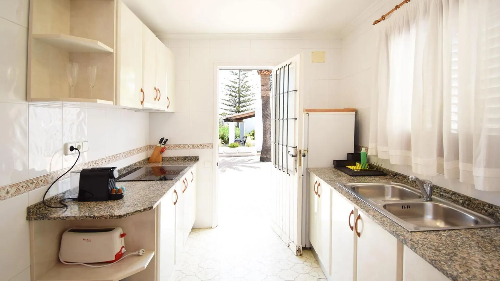 Vila Residencial Bogamari San Antonio  0*, San Antonio (Ibiza) Španělsko